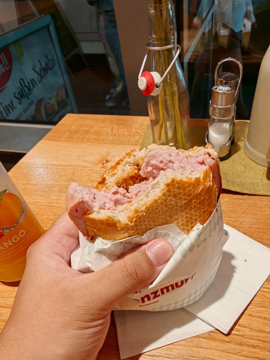 逛饿了随便吃点，没想到啊，老德国做的肉还真是有东北风范！豪吃！ 