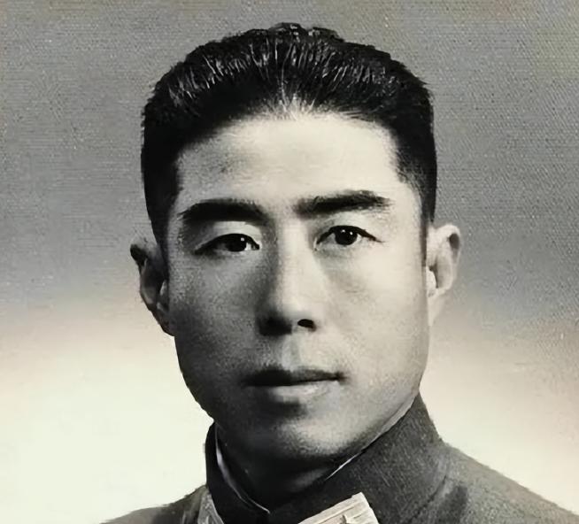 1944年，“大汉奸”郭绍绪请日军高层在家喝酒，席间，他大喊一声：“上炖鸡！”话