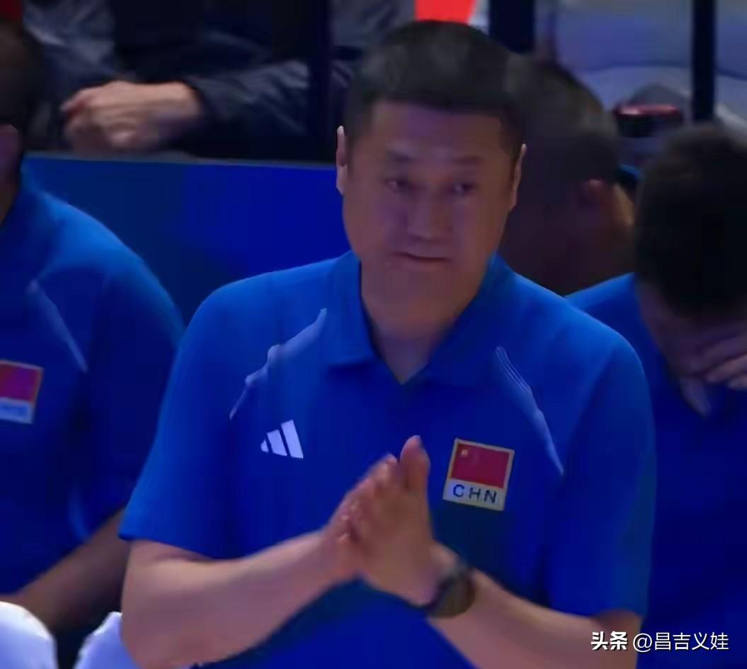 【不要太迷信】
奉告中国女排主教练：
不要太迷信二换三了，明明打的不错，输的真冤