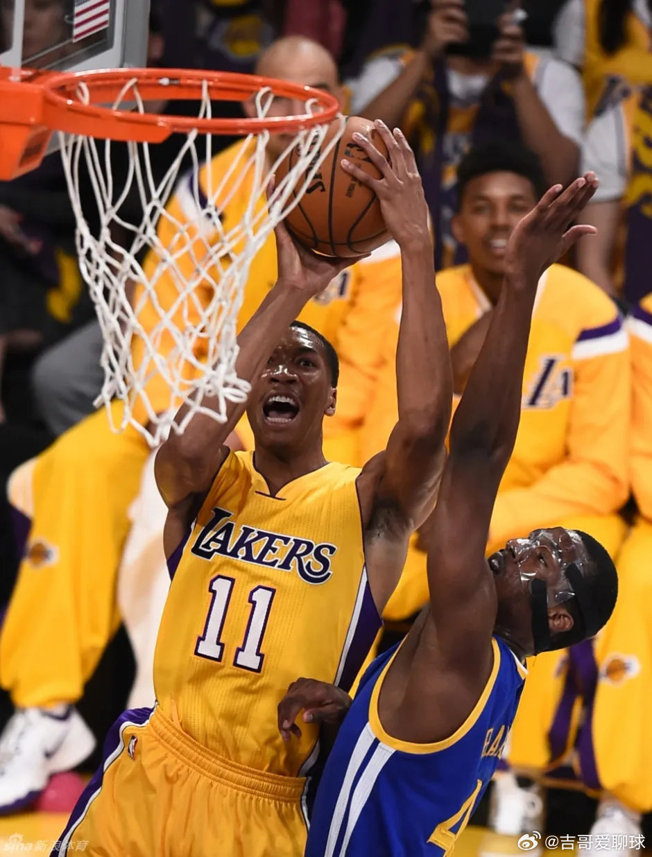 3月1日的今天，NBA常规赛焦点战中，洛杉矶湖人队客场以 129-101 狂胜金