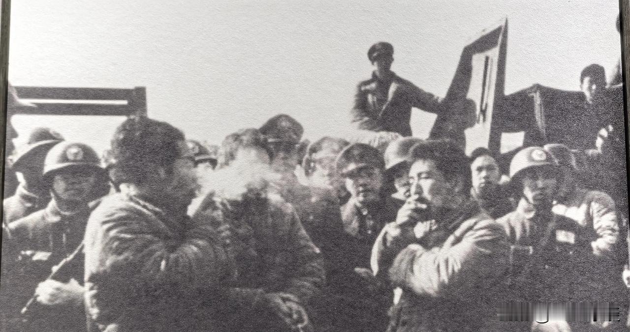 瞧瞧日本战犯在枪决前的怂样
1948年1月，沾满中国人鲜血的向井敏明（少尉）、野