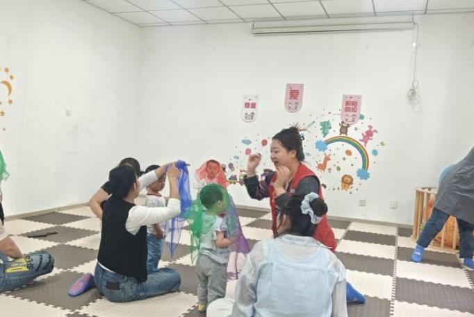 【贺兰县：托育进社区 育儿不用愁】幼有所育，是民生幸福的关键一环。近年来，贺兰县