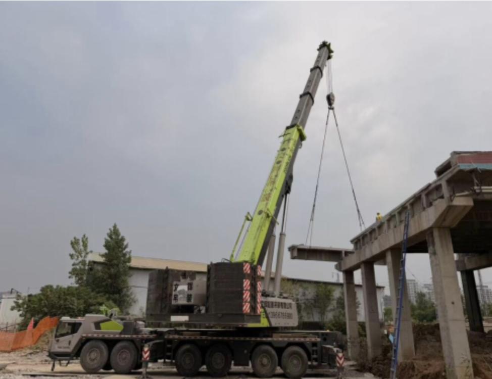 近日，备受瑶海、肥东两地市民关注的三十埠桥拆除重建工程稳步推进，项目关键施工节点