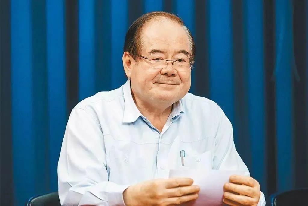 国民党主席当选人郑丽文办公室21日公布第一波党部人事安排，李乾龙担任副主席兼任秘