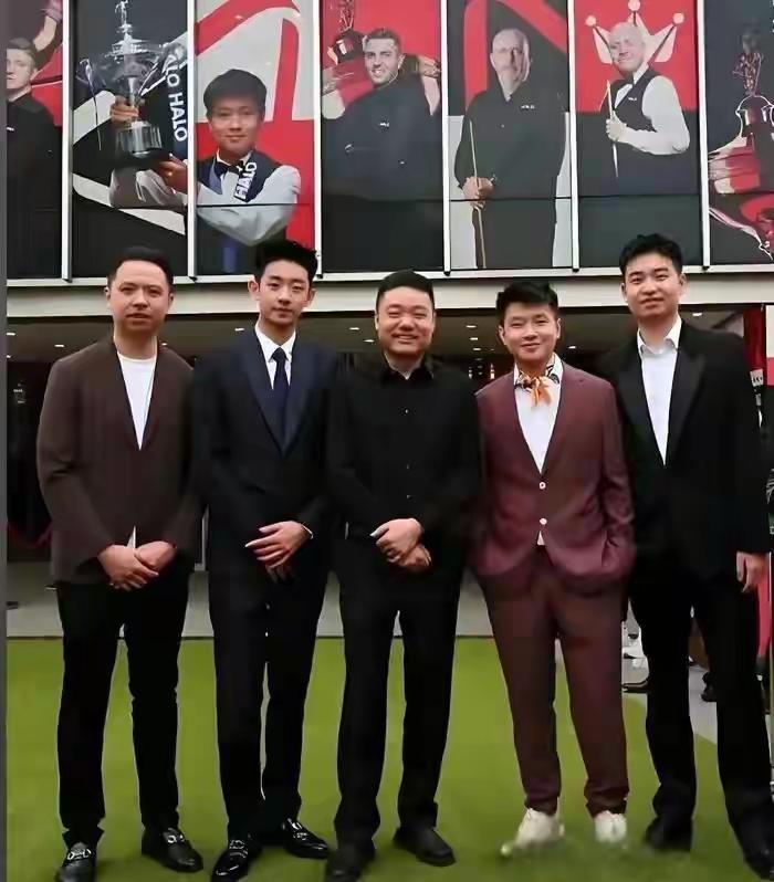 一年来，赵心童获得大小五项冠军，加上吴宜泽夺得世锦赛冠军，一时中国球员在两三年之