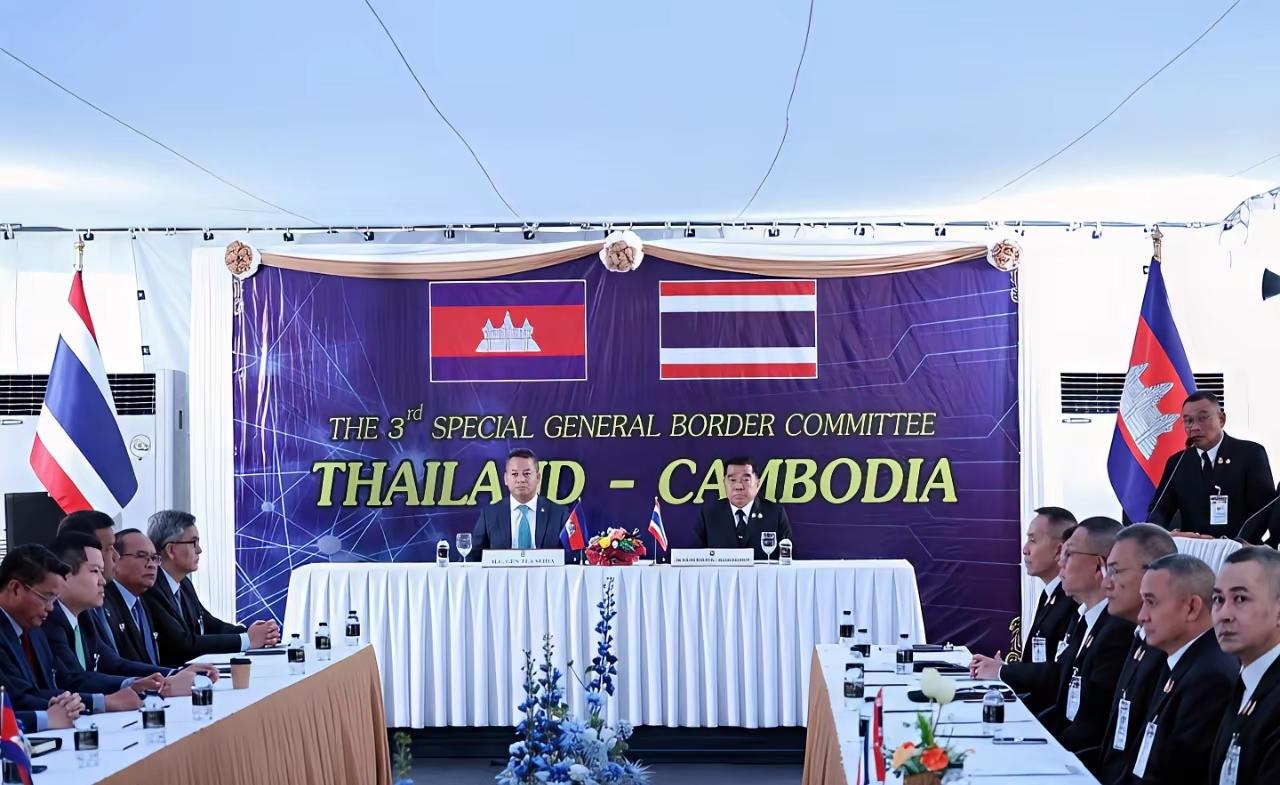 ​泰国和柬埔寨很给中国面子，在中国的撮合下，这场停火谈判协议即将可能得到执行。​