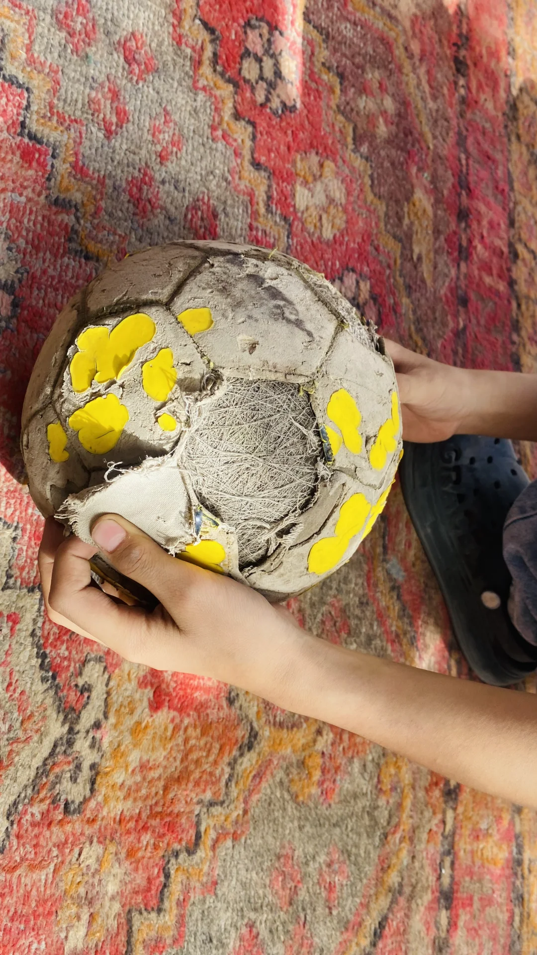 新疆喀什小朋友是真的爱足球⚽️