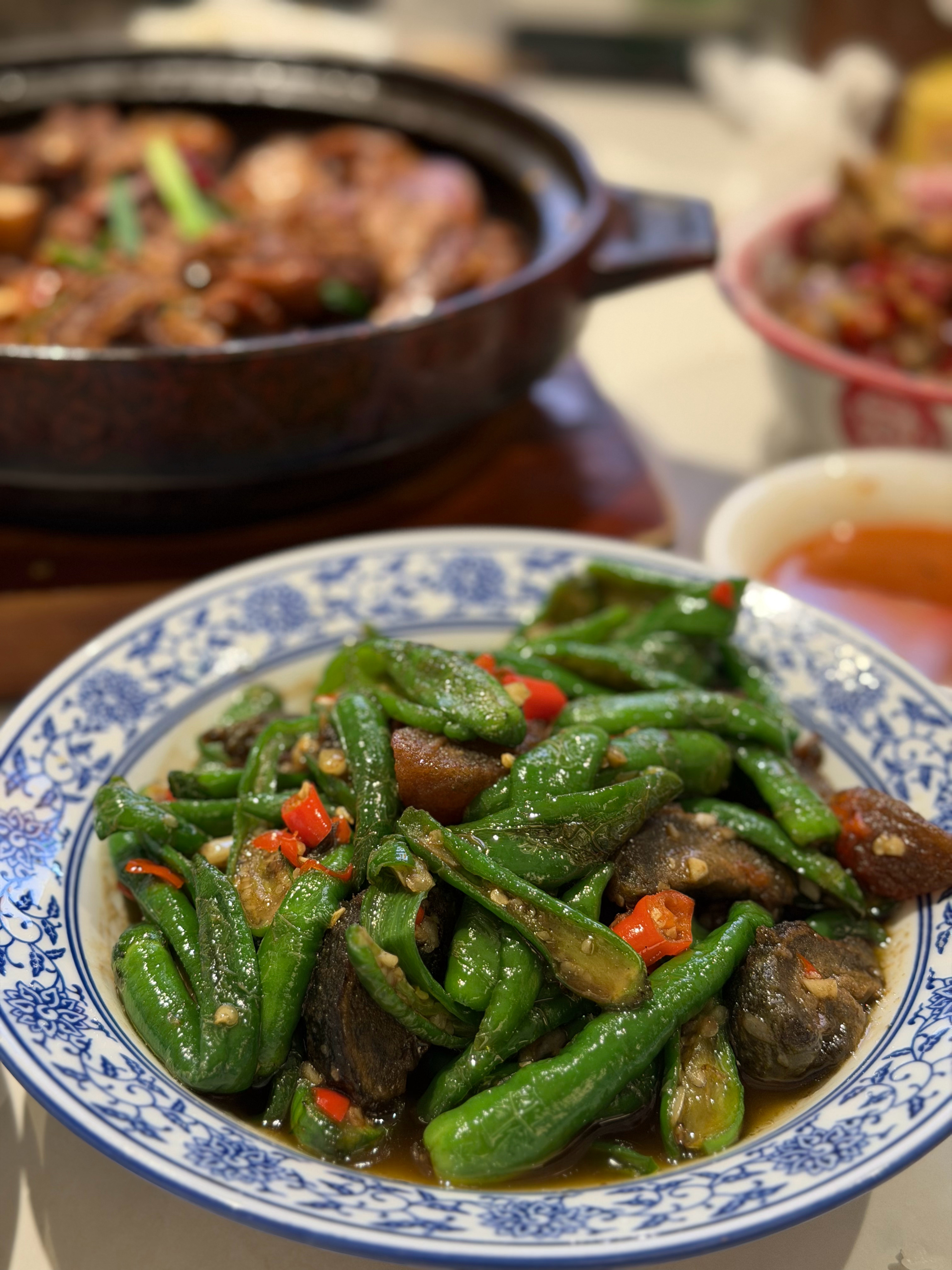 我要推荐给每一个能吃辣的和不能吃辣的人欧记真的好好吃🤤每道菜都能让我干两碗饭留