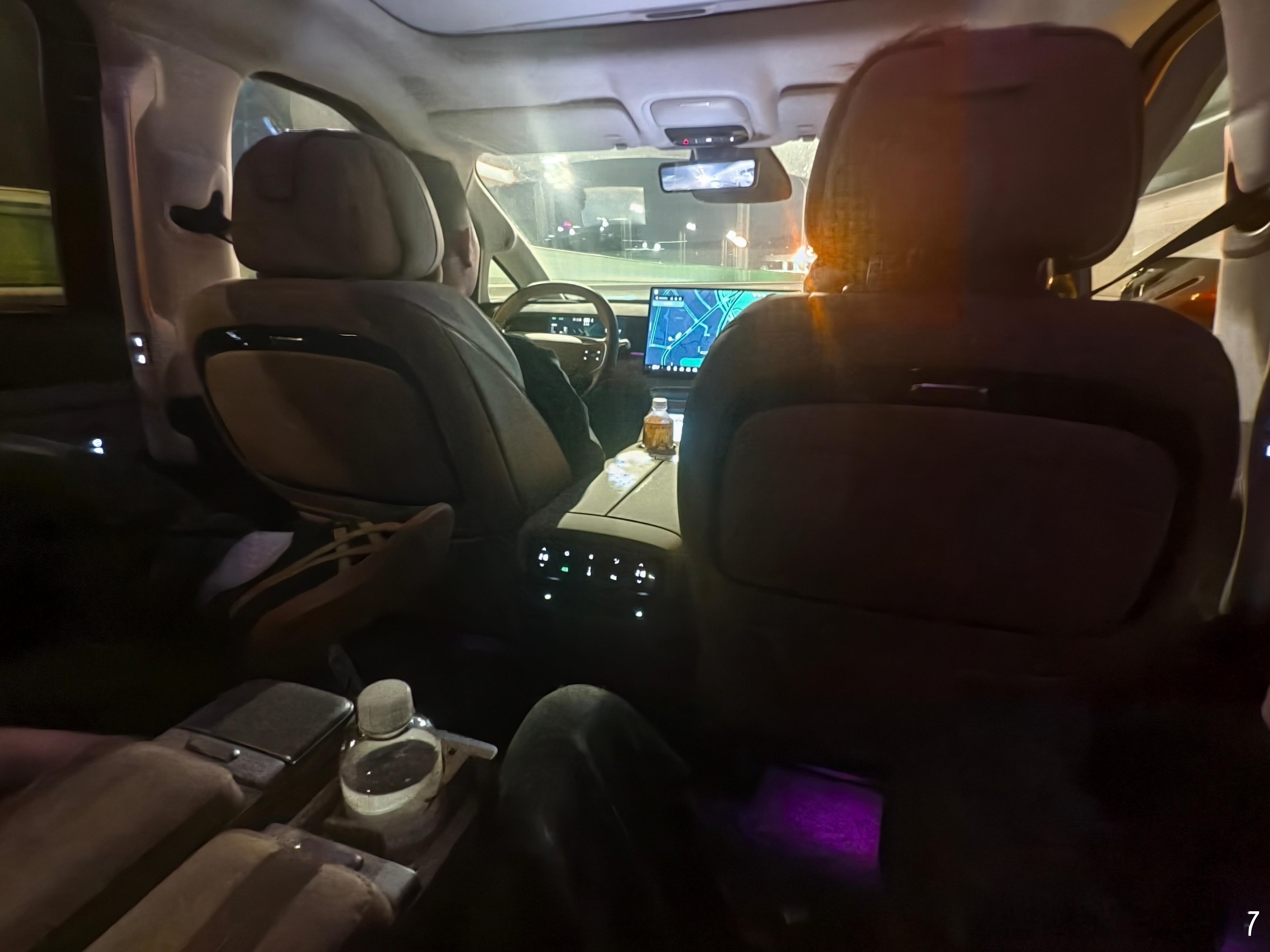 小鹏X9的增程不知道坐起来感觉怎么样，因为到现在都没试驾过，但是纯电版本我熟啊，