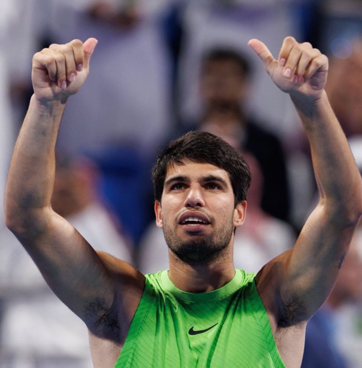 网球talking大会体育大赏 阿尔卡拉兹斯6-2 6-1 击败菲斯，职业生涯首