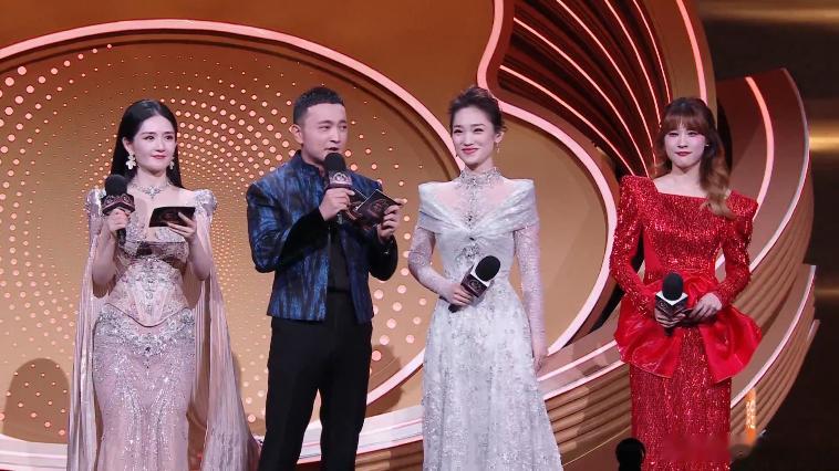 杨幂三封微博QUEEN