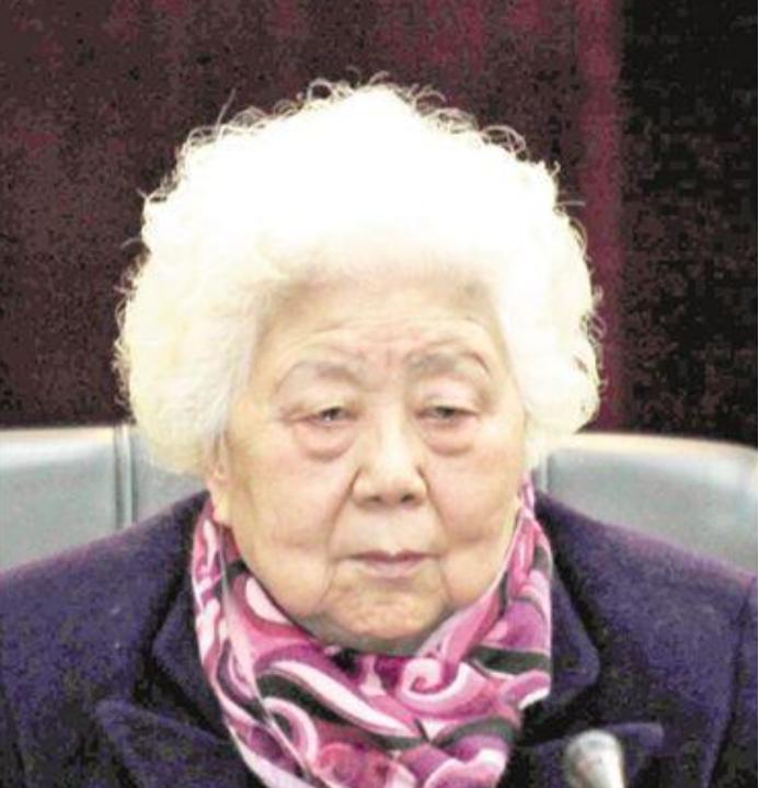 1949年，江竹筠遭党内叛徒出卖，身陷渣滓洞英勇就义，而叛徒之妻却在新中国成立后