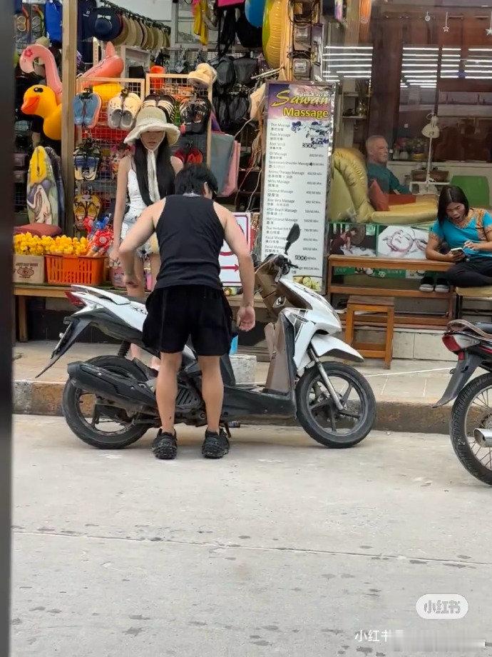 #杨和苏 允熙# 急死我了，我现在就像吃不到瓜的猹，谁能告诉我发生了什么!!!!