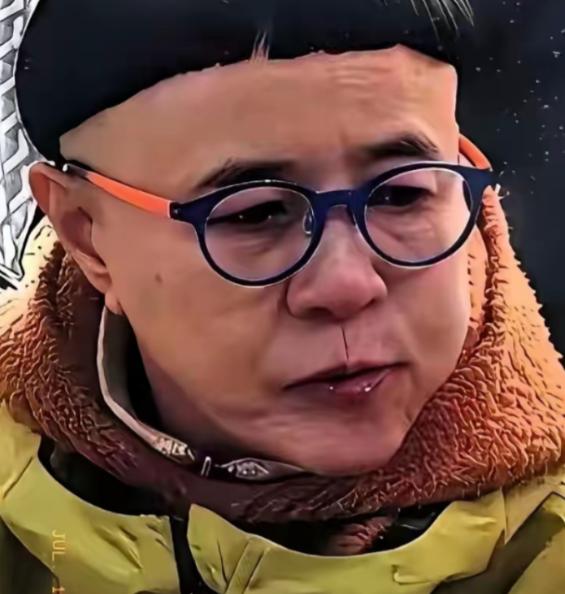 快60岁的刘纯燕，也就是大家熟悉的金龟子，每个月拿着8900的退休金，每隔20天