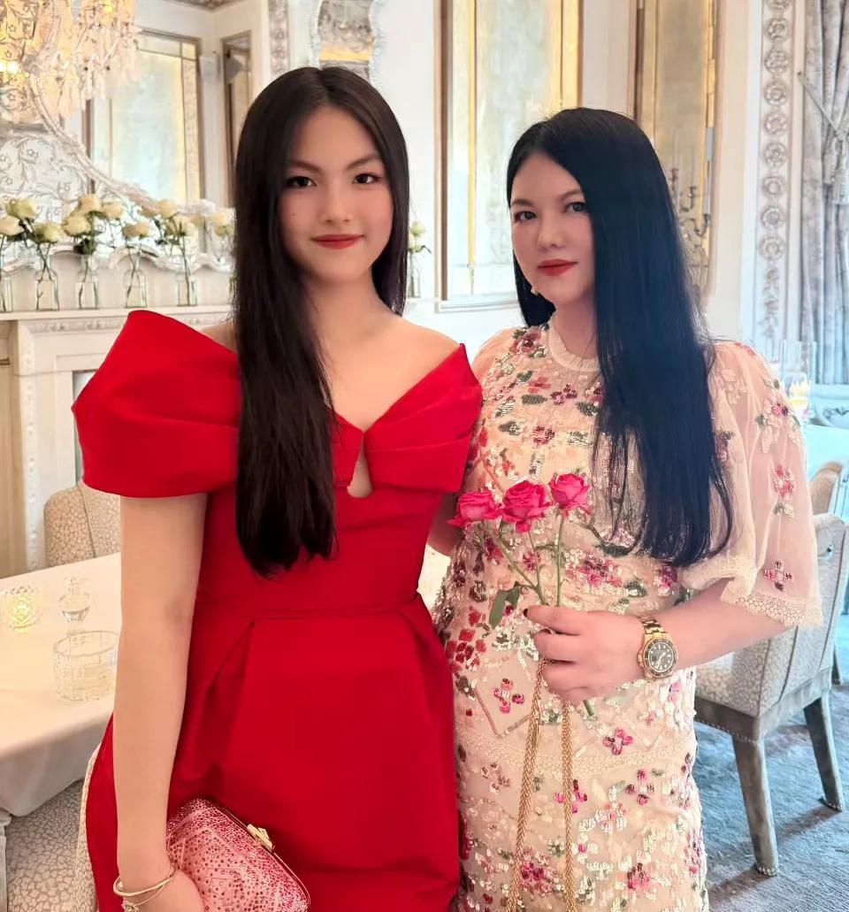 不明白，隔三差五在一起的李湘、王岳伦为啥不复婚呢？

前天王诗龄迎来自己16岁的