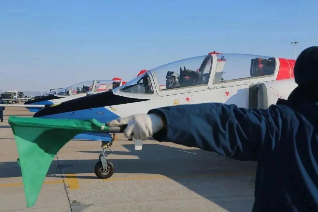空军航空大学某训练团换装教练8，终于结束初教6一统江山的局面 ​​​