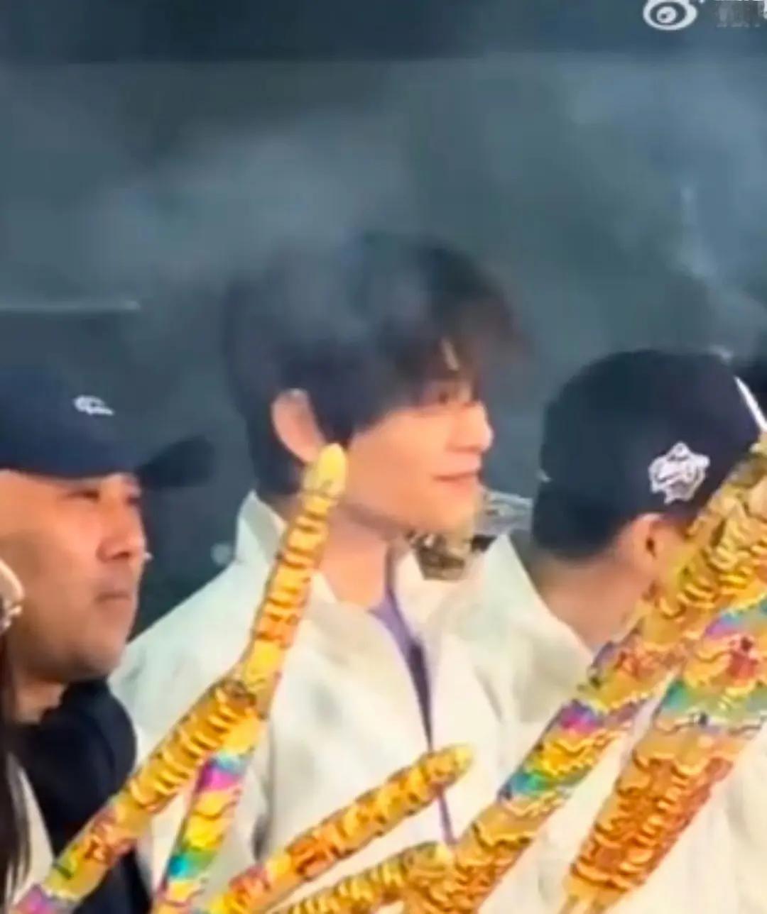 丁禹兮开机照 这不状态挺好的吗 