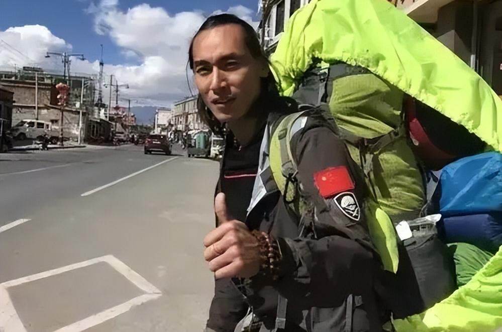 2017年，湖北小伙刘银川计划徒步新藏线，结果证件没办下来，于是临时起意决定从羌