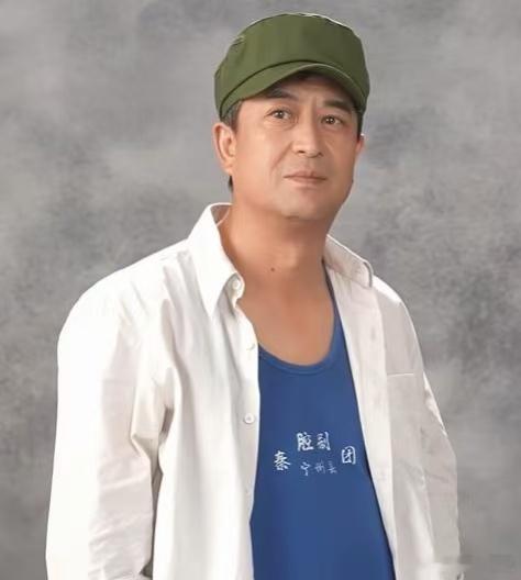 主持人问张嘉译:“很多导演会区别对待主角和配角，在塑造不同角色时，你是怎么做的？