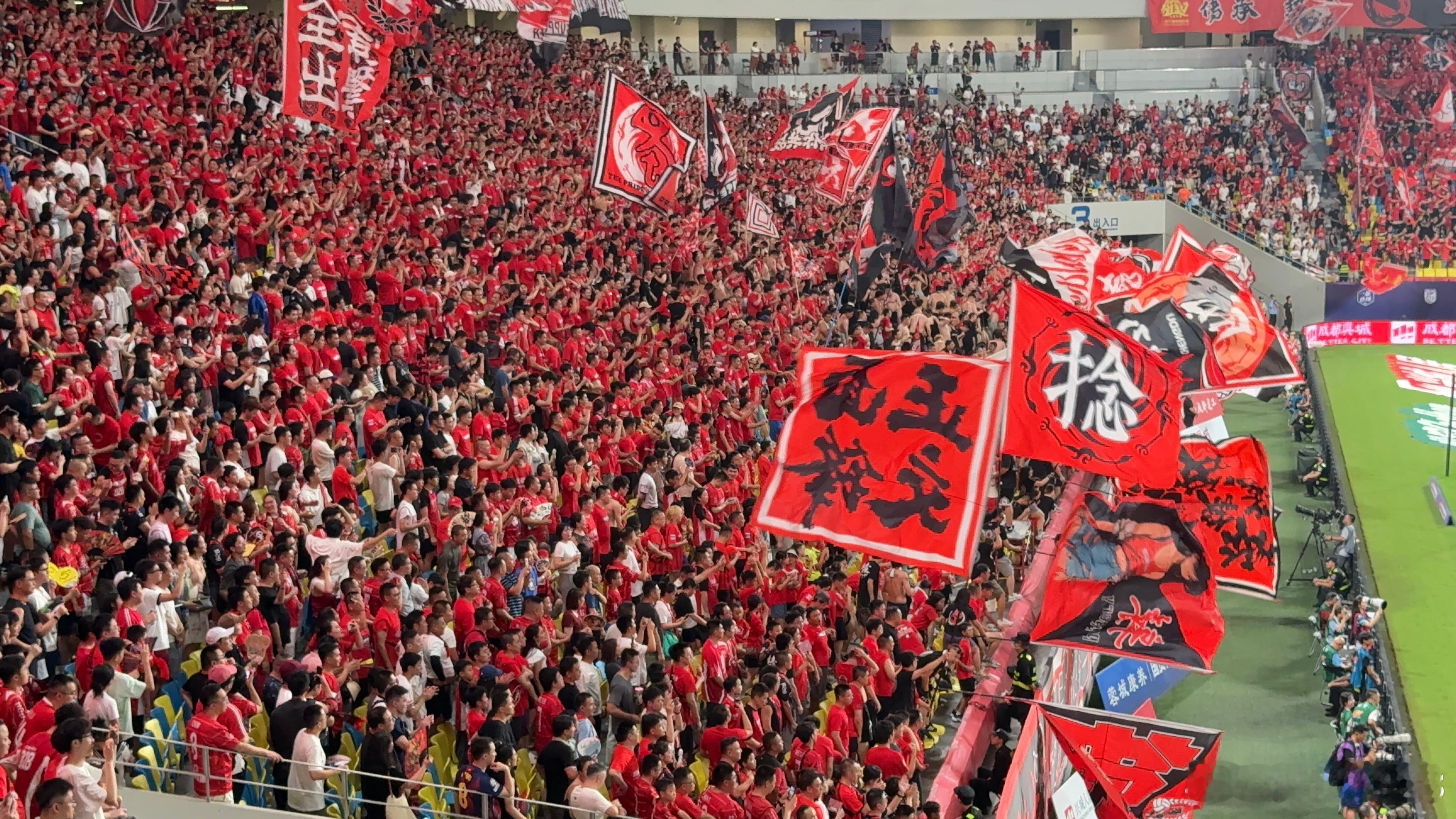 和4万人一起蒸个桑拿，迎接8月魔鬼赛程中超联赛  ​​​