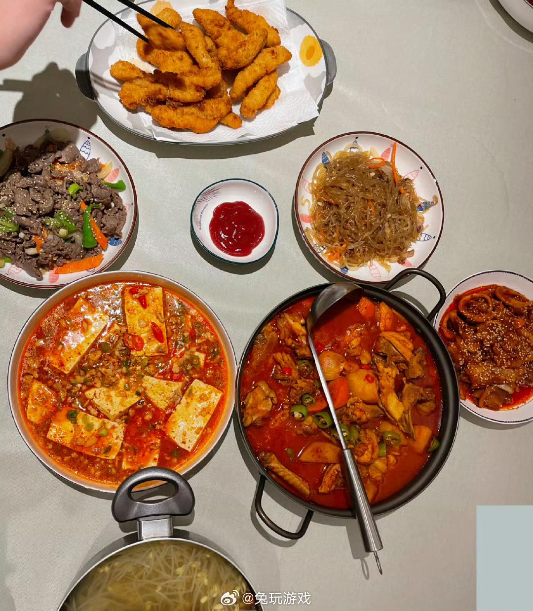 【@JDG快递小哥 深夜放毒[呆无辜]】

又到了熟悉的环节[干饭人]

#20