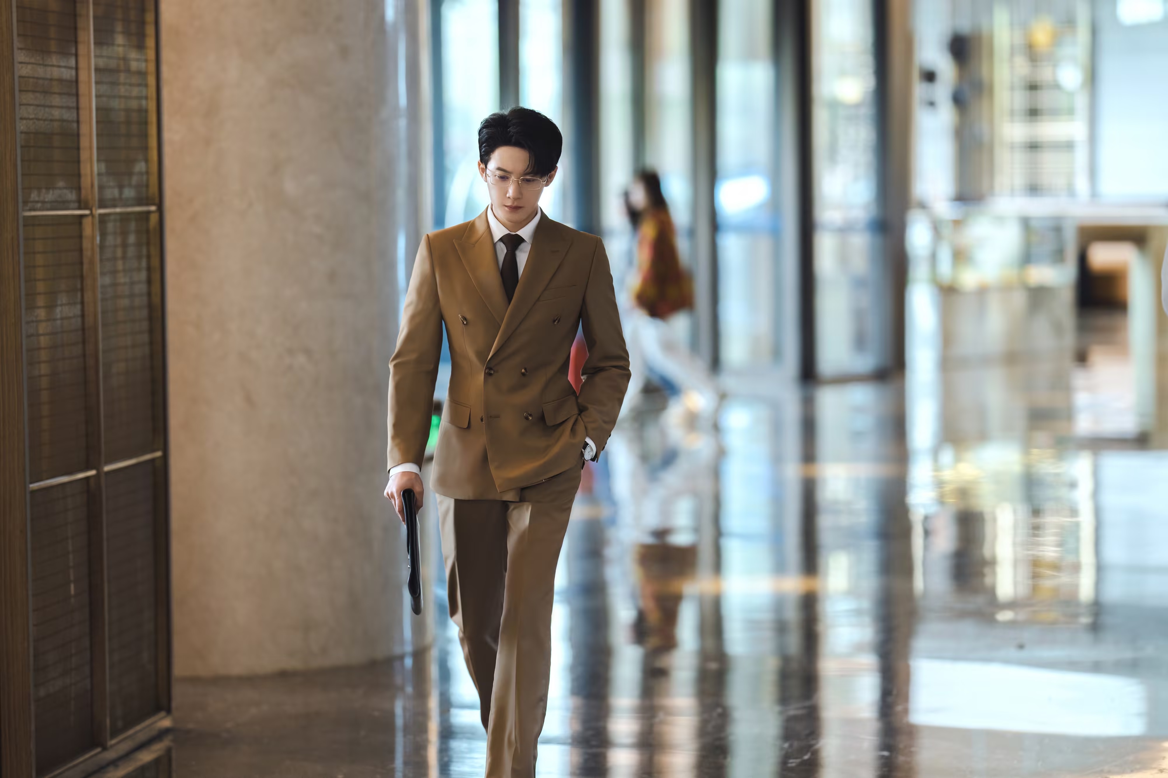 我们小爱火好严谨的商战线当初刚入坑看《投行男女》（爱情有烟火原著小说）的时候就看