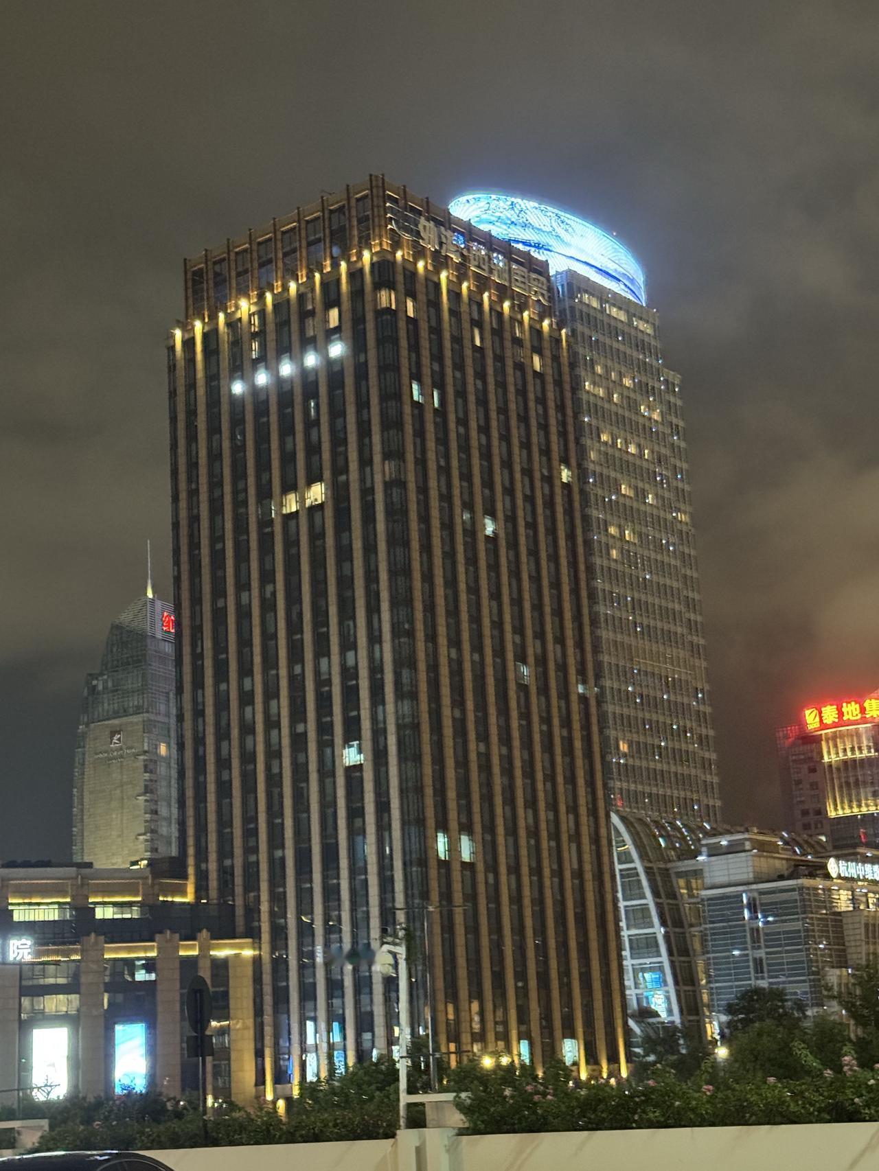 中老年养生别踩坑！10个容易被忽略的生活真相

人年纪越大，很多毛病，不是吃出来