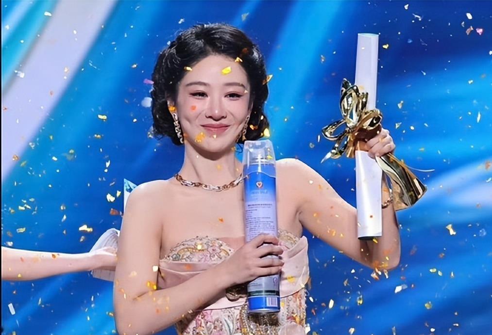 原来杨紫最重视的男人不是张一山，不是肖战，而是外表普通的 