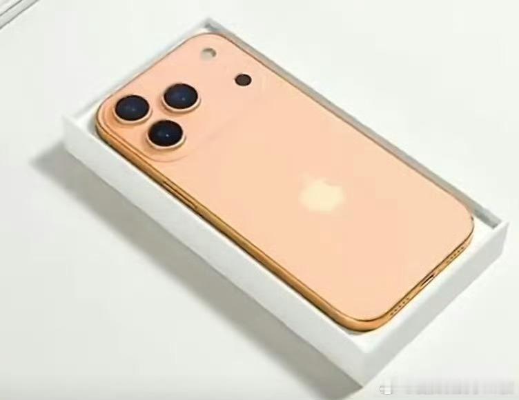 iPhone17Pro橙色机模曝光如果是这样倒也不会很丑吧？有没有感觉和之前iP