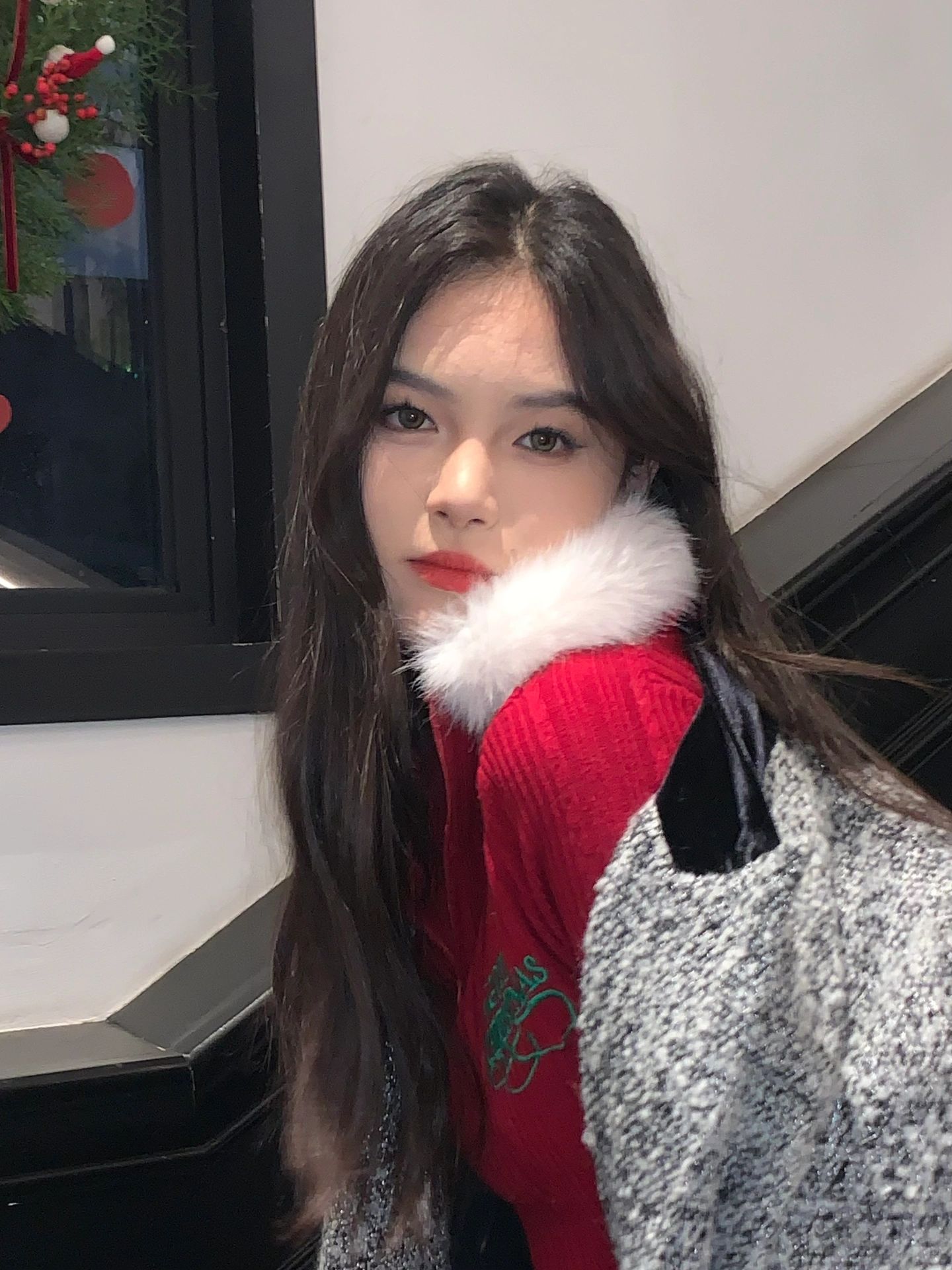 live！当你有个拍照时很喜欢逗你的朋友…