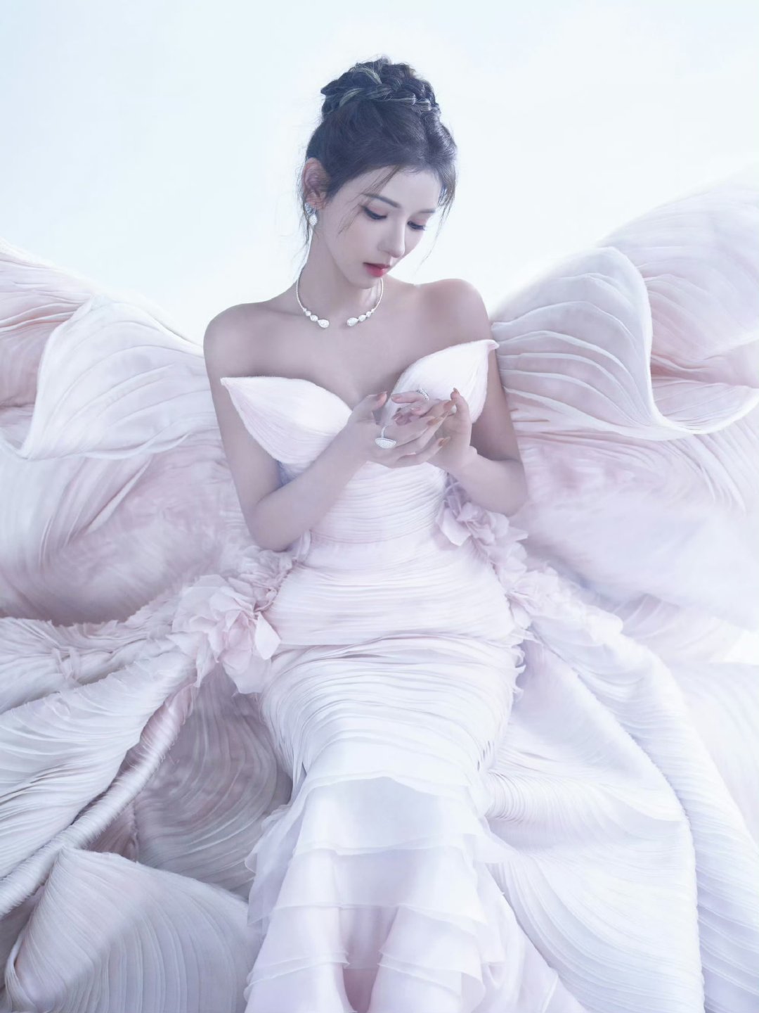 内娱都按照张予曦这个标准卷起来我家那闺女收官 不躺平不摆烂，把碎片时间都用来补声