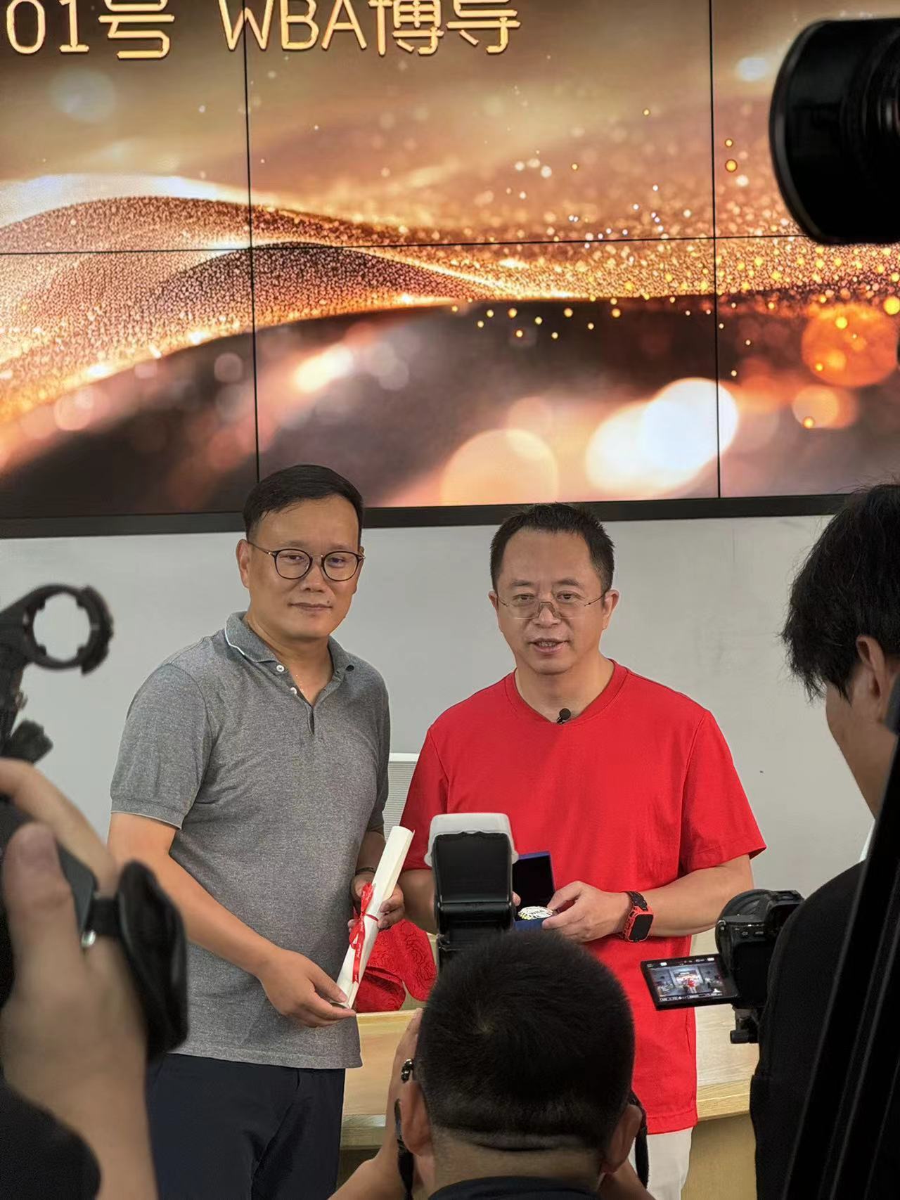 #周鸿祎称中国一定要有人对抗OpenAI#大模型合集工具挺好，但同类产品太多，终