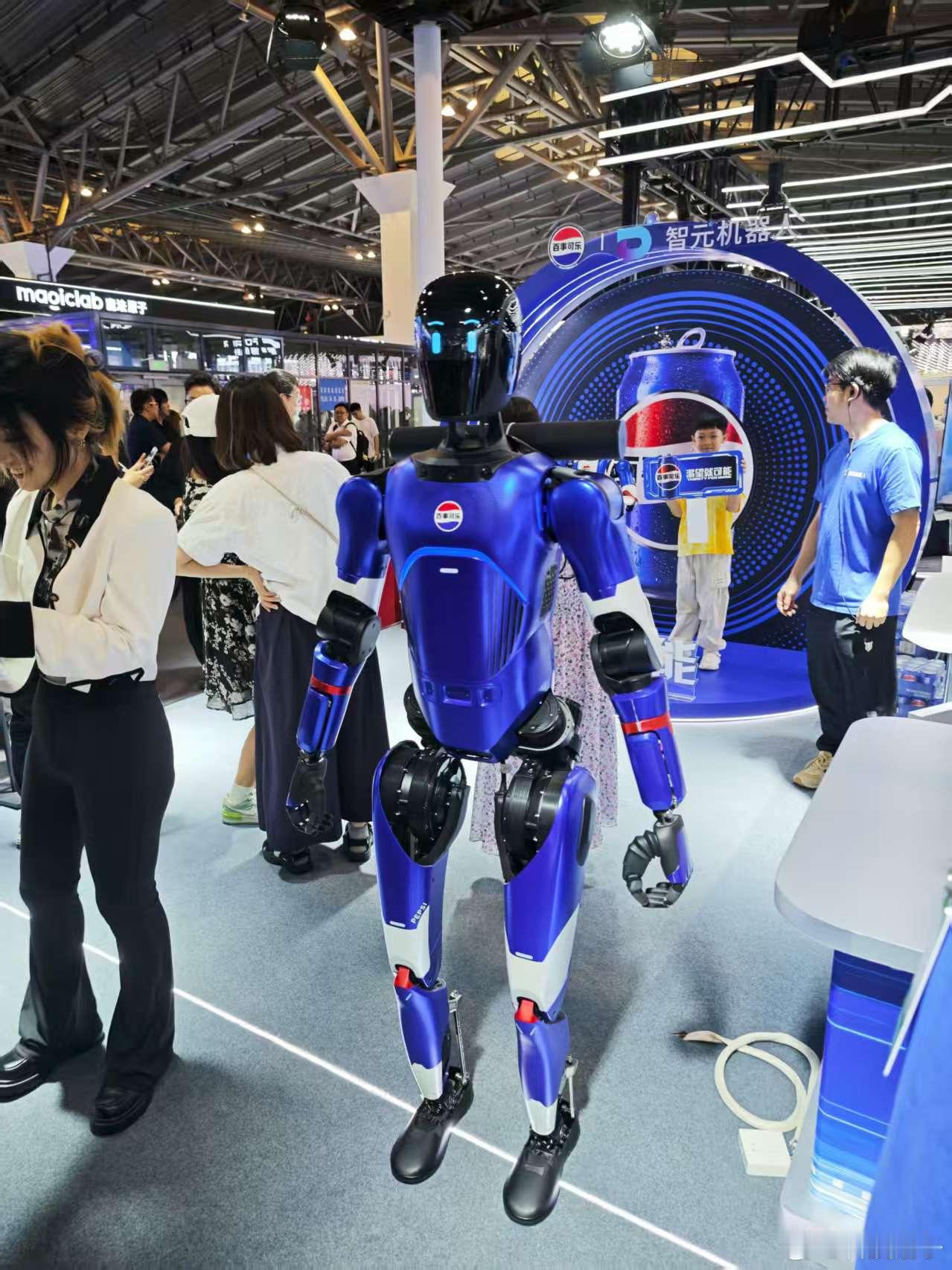 AI医生会让黄牛下岗吗 上海的WAIC2025大会如火如荼的进行着，我们来到了百