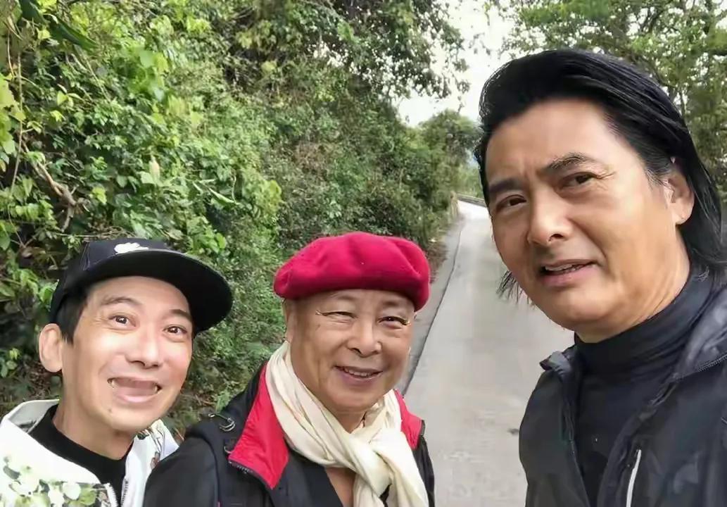 刘兆铭交朋友的质量好高哦，48岁才进入娱乐圈发展，也不是什么大红大紫的人，可是跟