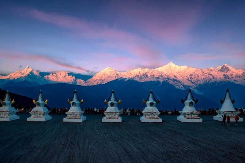 网红机位圈地收费！50块拍10分钟，这钱赚得真合理吗？
 
刷到梅里雪山网红拍照