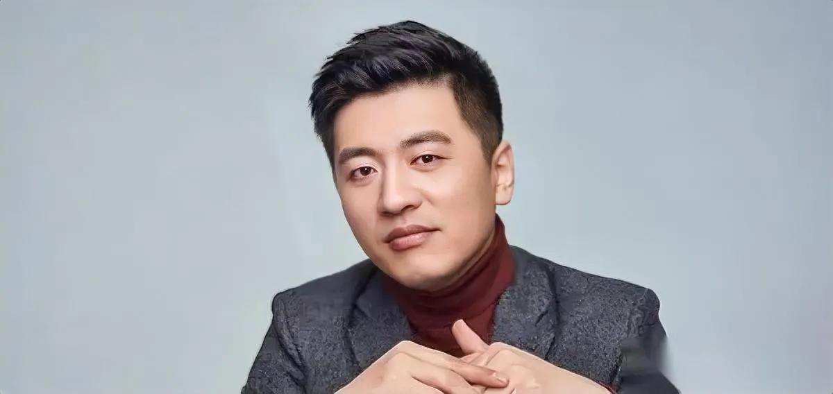 刚蹲完大冰直播，弹幕突然炸了——张雪峰老师走了？

大冰接着开了语音：“下午就知