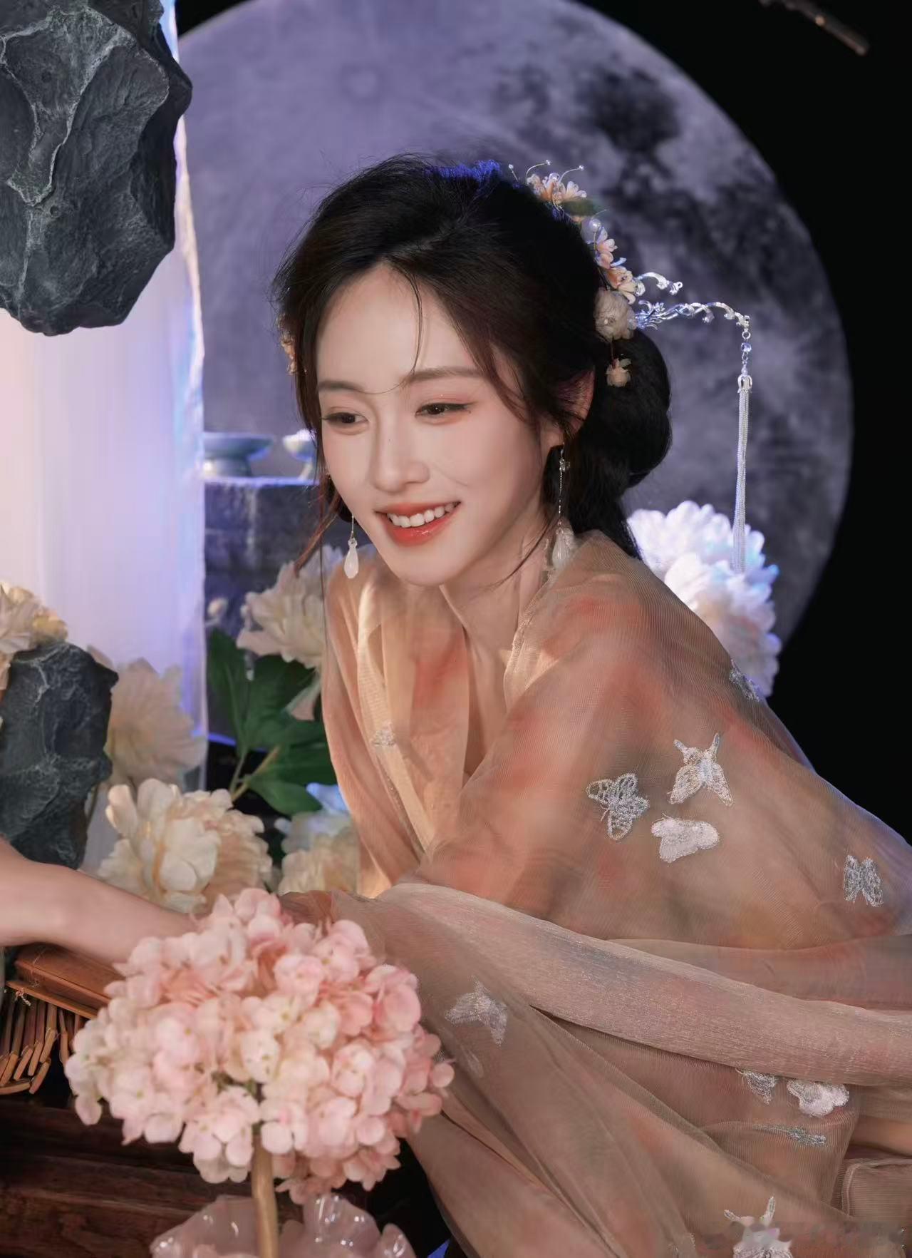 王可说邓为克服了对水的恐惧王可说邓为为了经费克服水的恐惧  参加个节目也太不容易