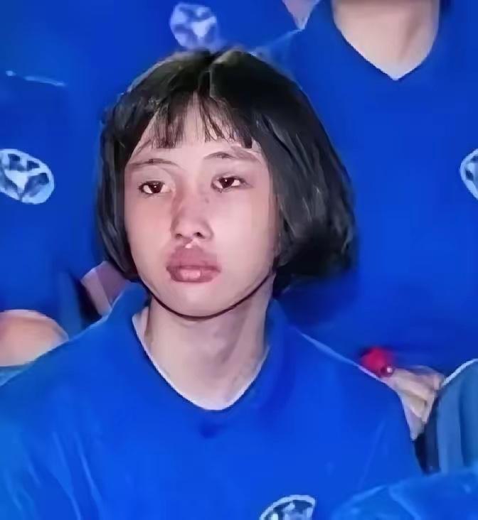 她7岁上初中，12岁上浙大，她就是“广东神童”。她出生在广东湛江，父亲陈伟很早就