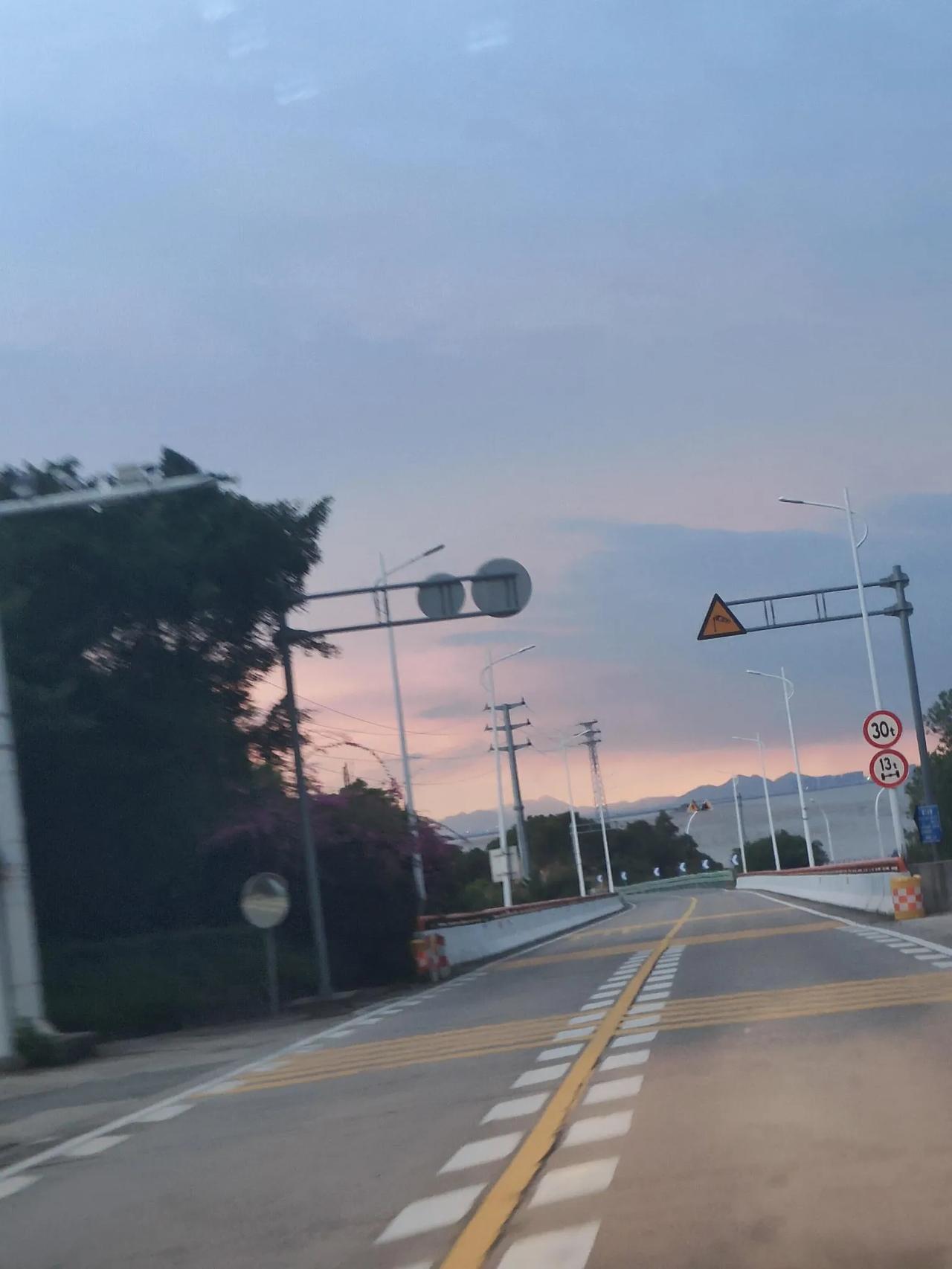 为什么凭什么孩子的籍贯默认就是随爷爷？
生过孩子才知道，籍贯就是默认的随爷爷那边