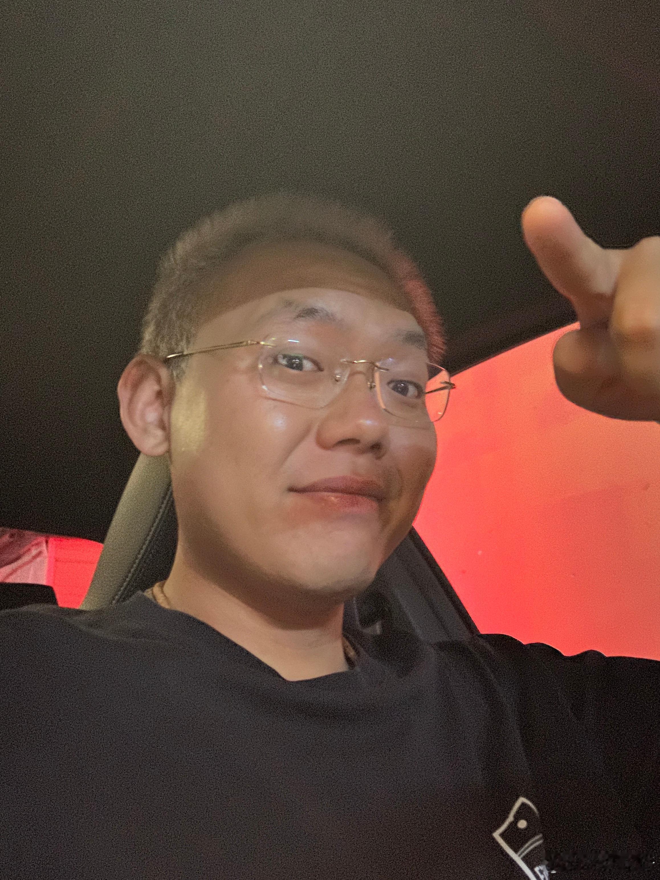 早班机出发！！！出门搬砖喽[春游家族]昆明方向行动～感觉每次去云南都是早班早班机