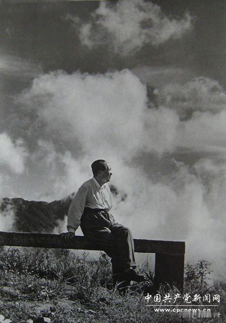 毛主席：被误解的犹豫者，三次退缩为何改写历史？
 
在大众印象里，毛主席是当机立