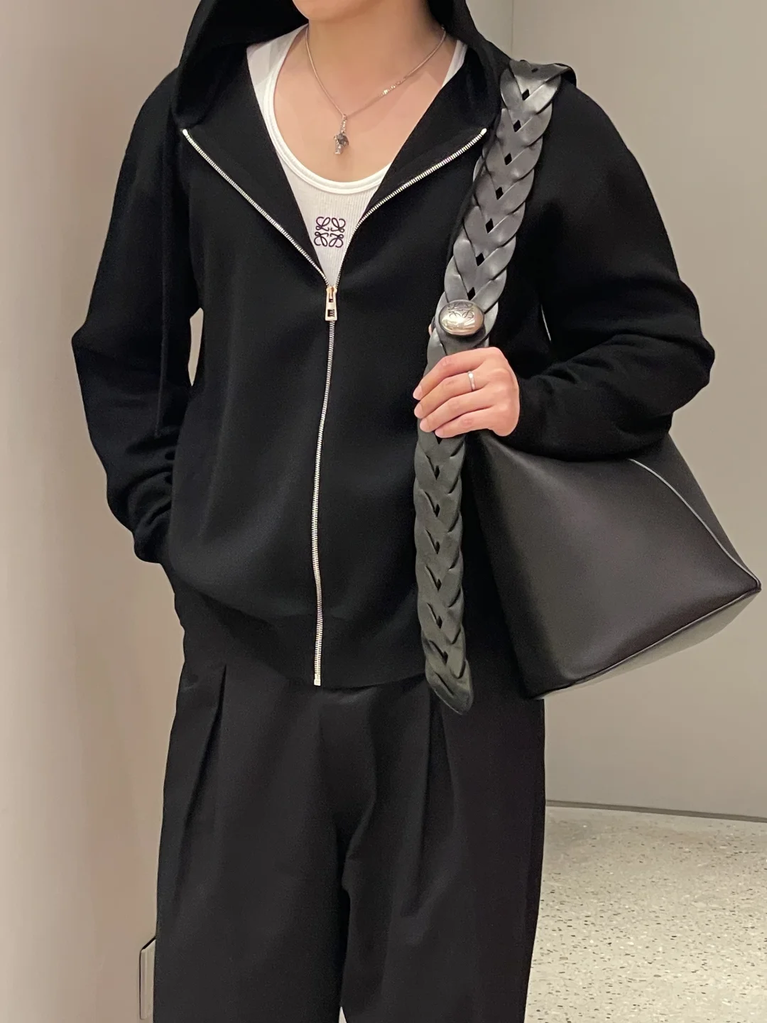 LOEWE罗意威 这个男款拉链卫衣 太惊喜了🥰