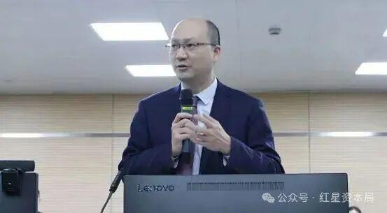 #A股上市银行最年轻董事长#【A股上市银行最年轻董事长来了！庄灵君将掌舵3.6万