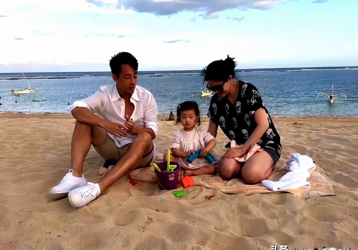 很可怜，玥儿起码曾经幸福过，记住过那些瞬间，甚至还有她妈妈给她写的一本书作为以后