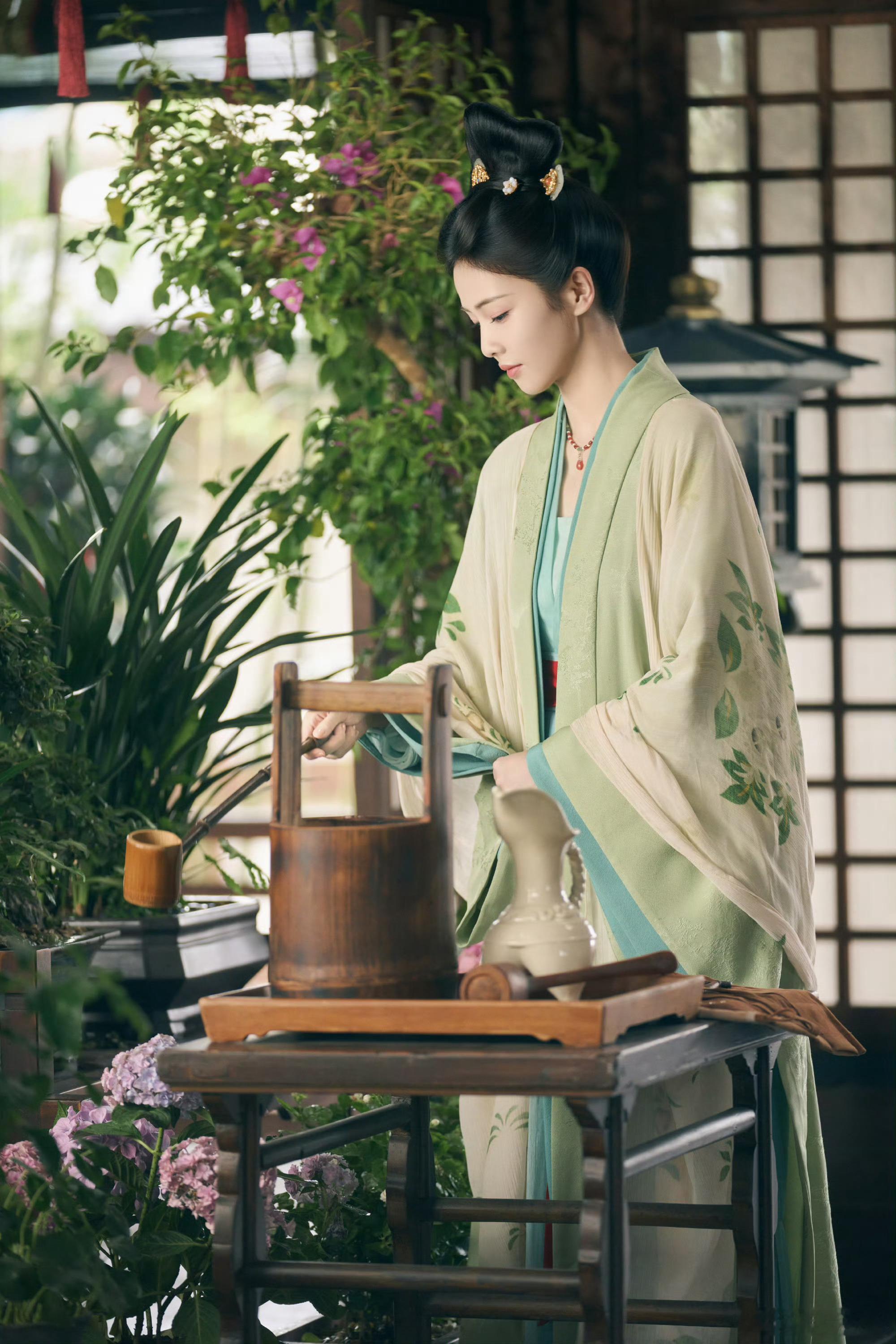 莫离编剧让蒙淇淇发剧本李宗晨编剧让蒙淇淇发剧本莫离编剧让蒙淇淇发剧本好吧好吧 