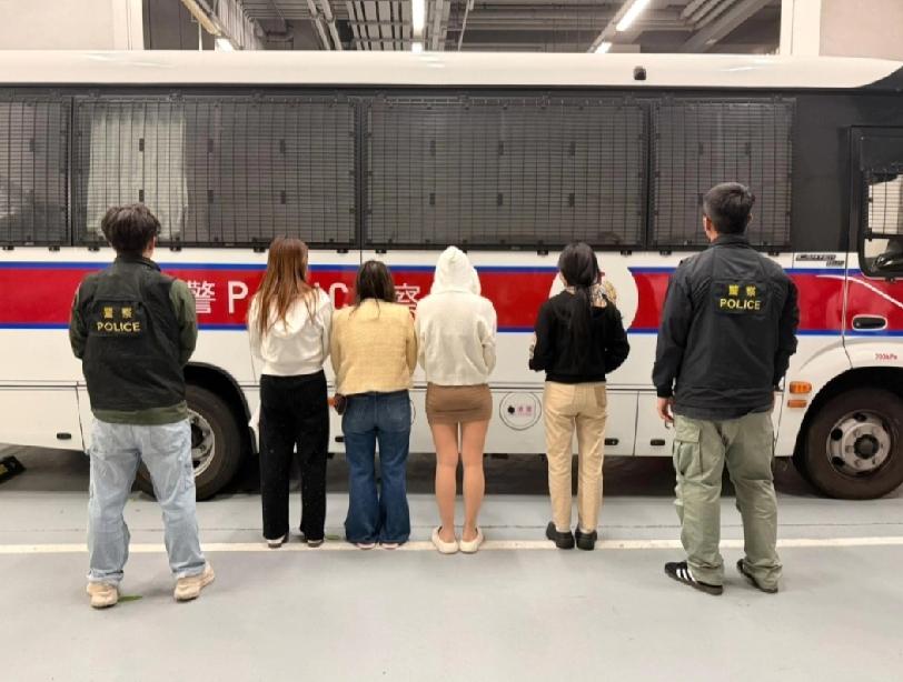 香港警方表示，油尖警区特别职务队人员联同相关部门，昨日（21日）在油麻地一带展开