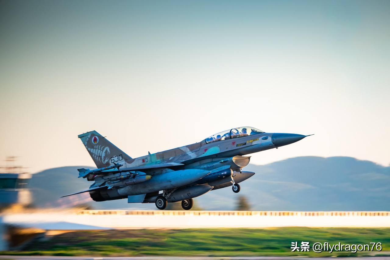 🇮🇱一架隶属于以色列空军第105“蝎子”中队的F-16D“巴拉克”双座战斗机