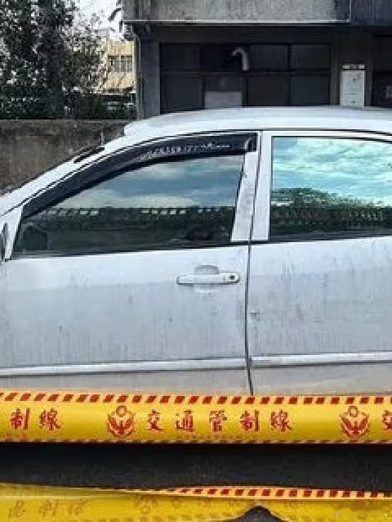 台湾一黑帮头目被枪杀 近日，5名蒙面男子闯入中国台湾“三环帮”堂口据点，开枪击毙