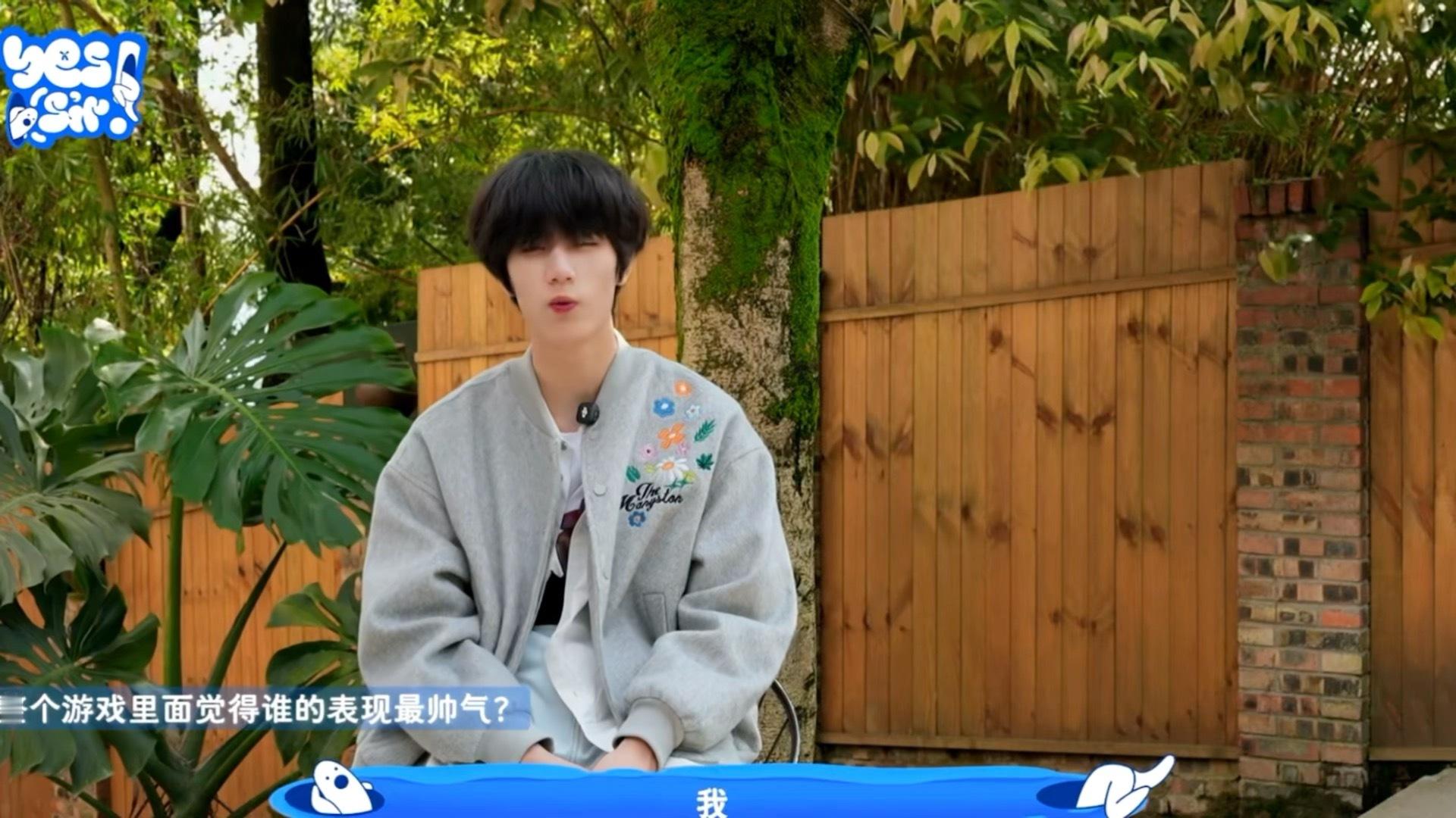 没错呀，李载东表现最棒，李载东长的好看，帅而自知的男孩子很好