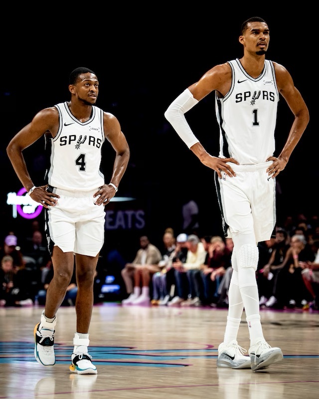 晚安马刺 把此刻握紧，把眼前的事做好，脚踏实地走下去，未来自然来。晚安刺蜜明天见